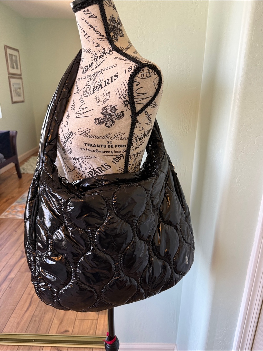 FP Movement by Free People Glossy Quilted Black Patent Shoulder/Gym Bag! - Picture 3 of 9